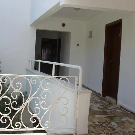 ホテル Bayrakli *