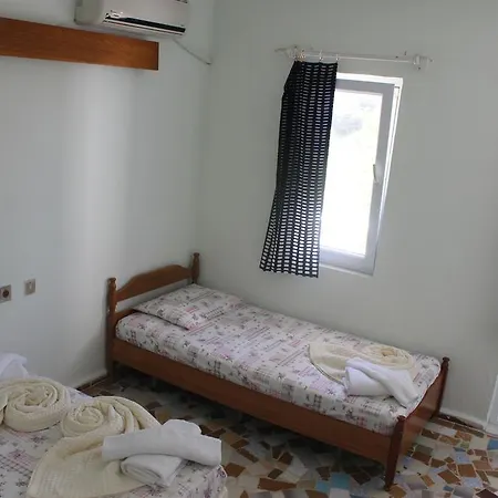 ホテル Bayrakli *